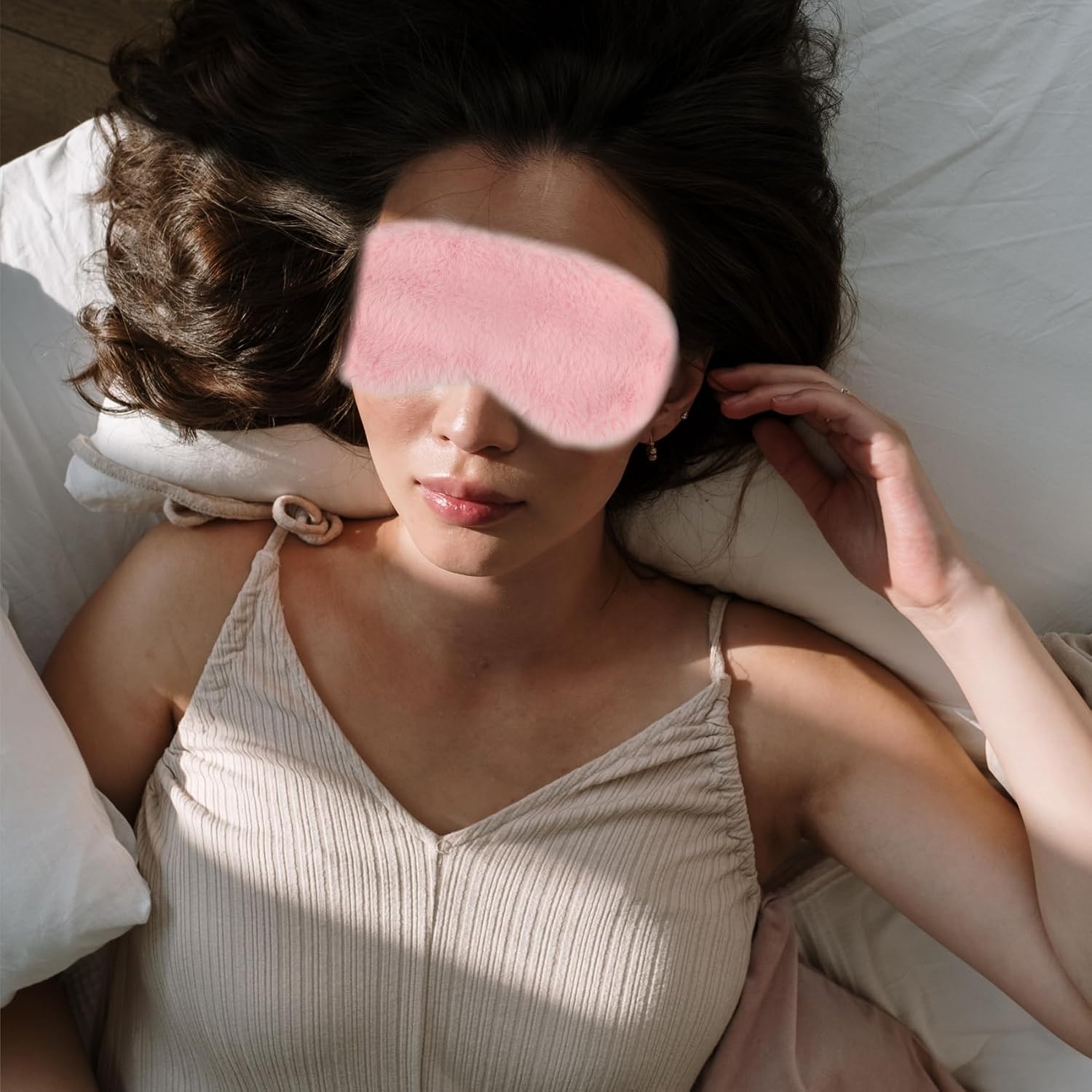 White plush sleep mask - Image 2